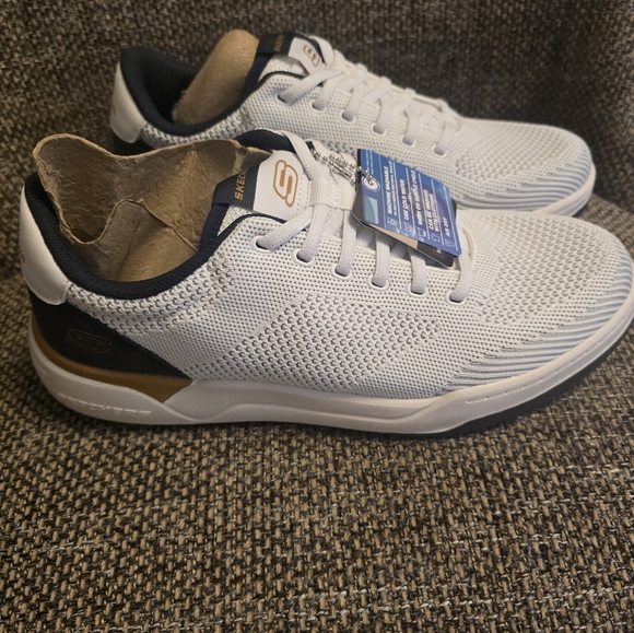 Skechers Other - NEW Mens 9.5 Sketchers Streetwear Memory Foam Shoes